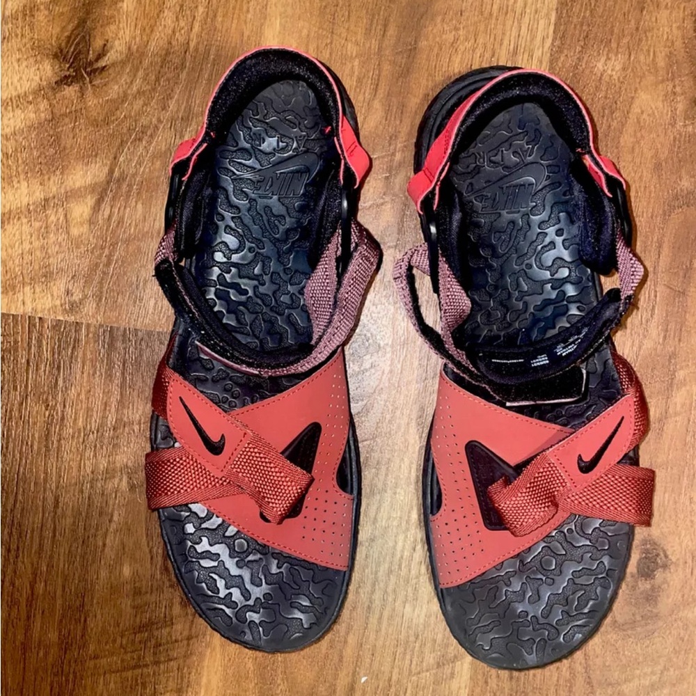 nike acg air deschutz  Size 12